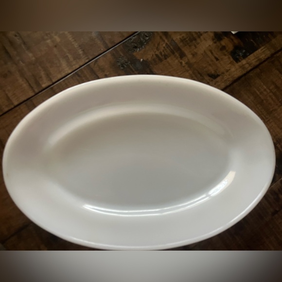 Elegant White Oval Serving Platter - Picture 1 of 2
